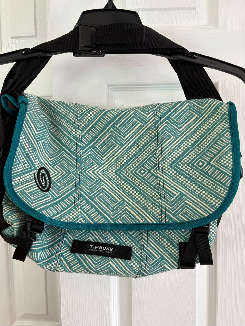 Like NEW- Timbuk2 Teal and White Geometric Messenger Bag